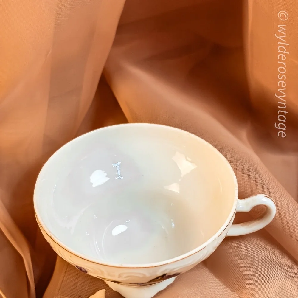 Violet Floral Vintage‎ Teacup